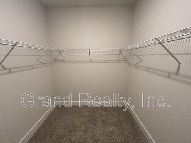 Building Photo - 5823 Sargassum Ln