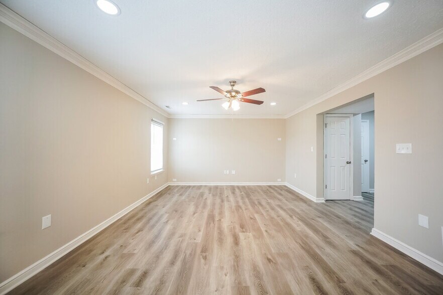 Building Photo - 3926 Candle Berry Dr
