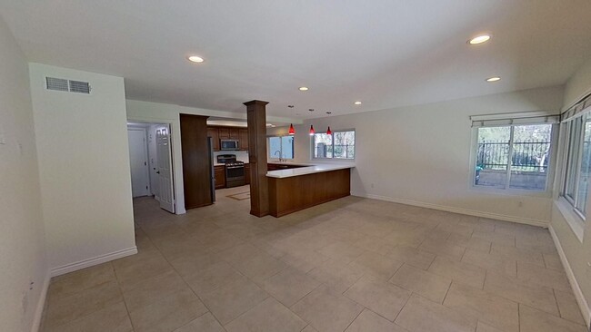 Building Photo - **Move-in Special!** Luxurious 4 Bed 3 Bat...