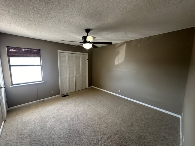 Building Photo - Townhouse for Rent