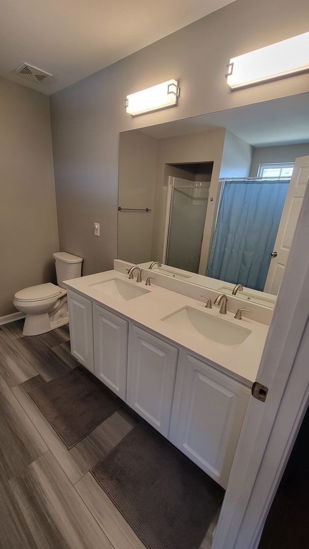 Building Photo - 2 Bed, 2 Bath Townhome in Mauldin is Available