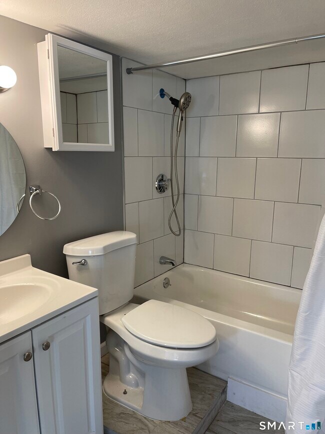 Building Photo - 54 Church St