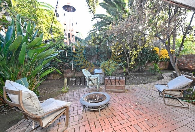 Building Photo - 360 E Terrace Ave