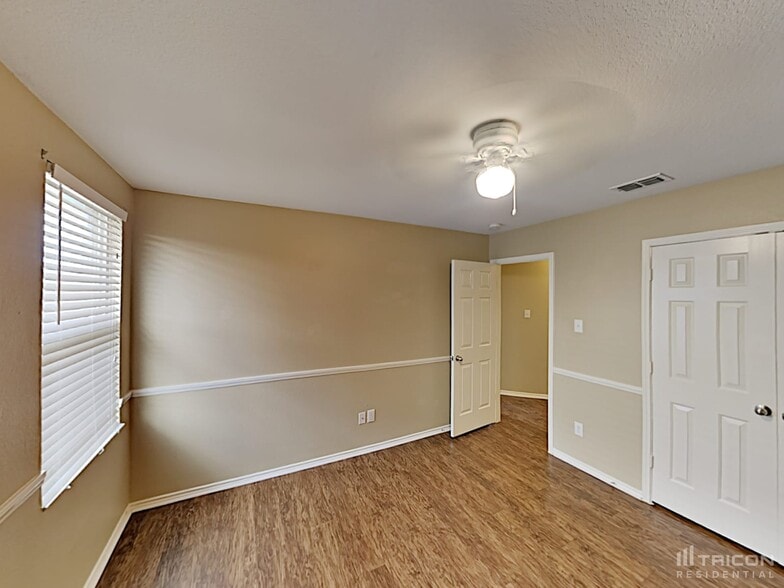 Building Photo - 505 Rosemary Dr