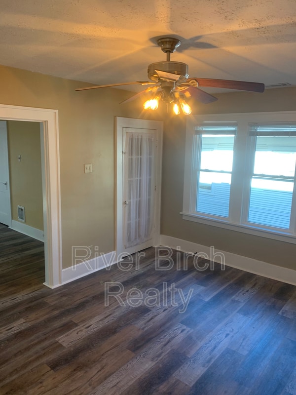 Building Photo - 434 W Cook St