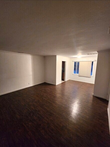 Building Photo - 3 Simmons Ct