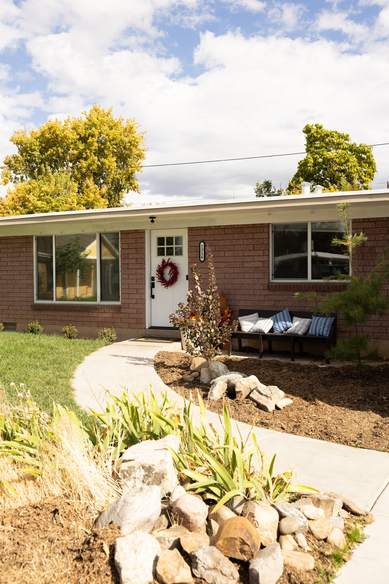 Building Photo - 1316 Kent Cir