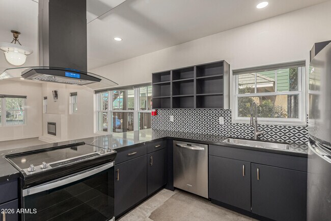 Building Photo - 125 N 11th Ave