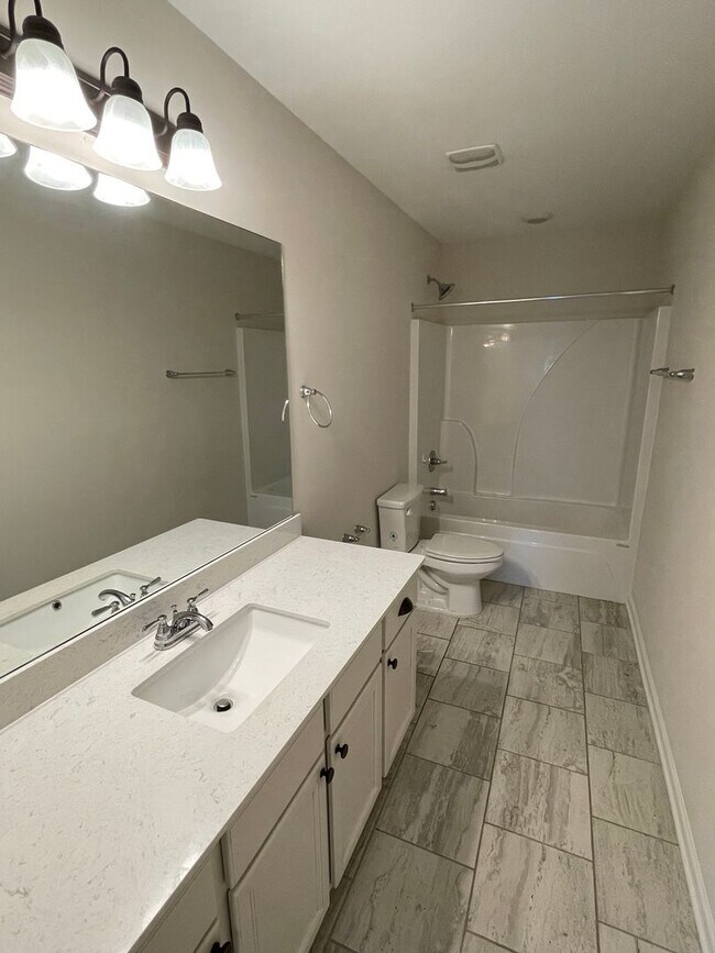 Building Photo - 222 Palisade Rdg