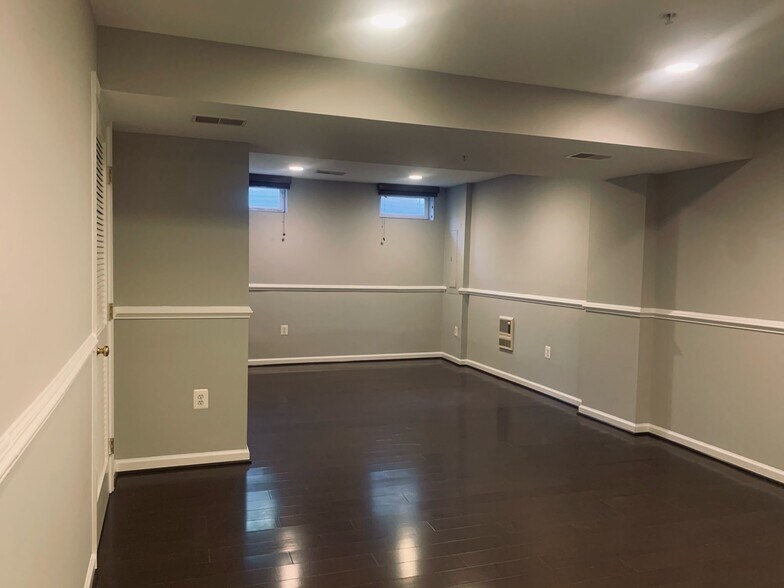 Entertainment Room 1 - 6520 Landing Way