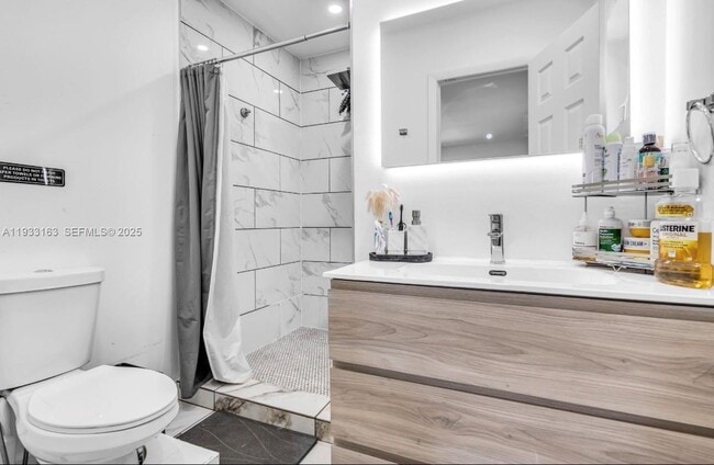 Building Photo - 1735 NE 147th St