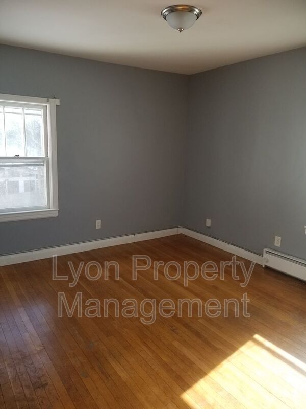 Building Photo - 238 Newland Ave