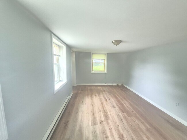 Building Photo - 14 Edgewood Rd
