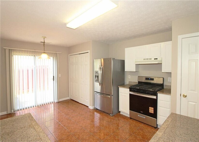 Building Photo - 1334 Ambercrest Way