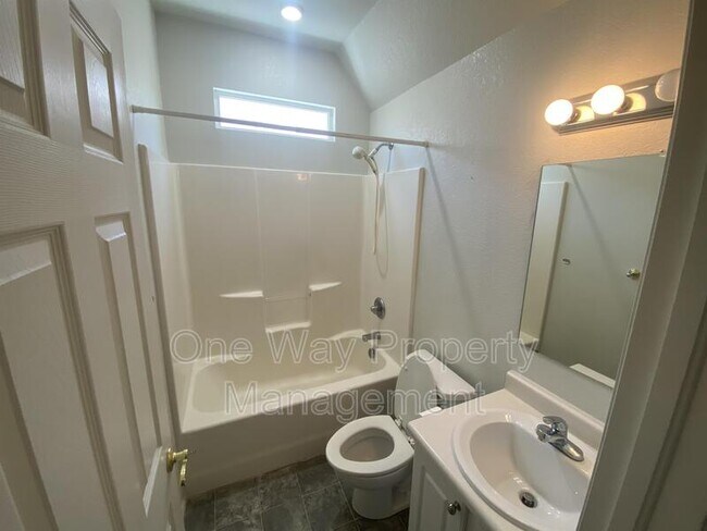 Building Photo - 5259 W 9th St Dr