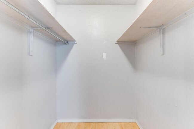 Building Photo - 2409-2411 Magnolia St