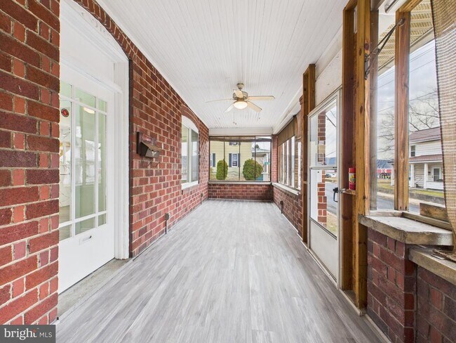 Building Photo - 820 E Oldtown Rd