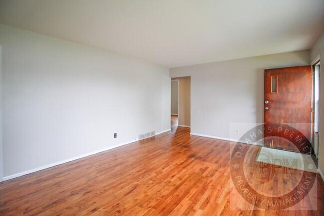 Building Photo - Spacious 2 Bedroom 1 Bathroom Unit in La V...