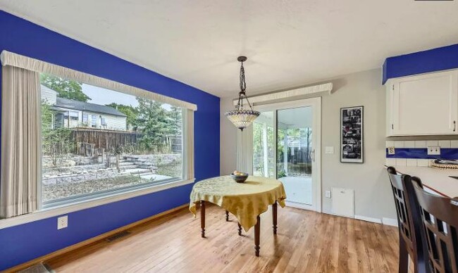 Building Photo - 3149 Oak Cir N