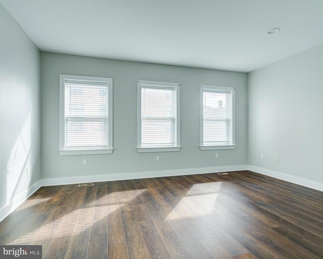 Building Photo - 1118 Dunton St