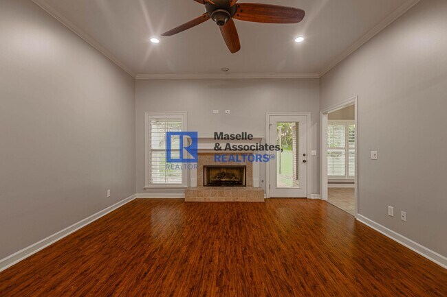 Building Photo - 3 Bed/2 Bath Home in Bruenburg in Clinton