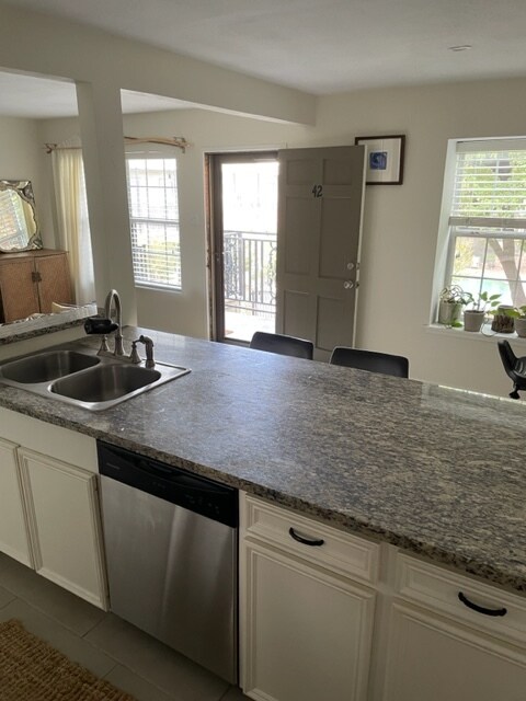 Garbage disposal included. - 3131 Southwest Fwy