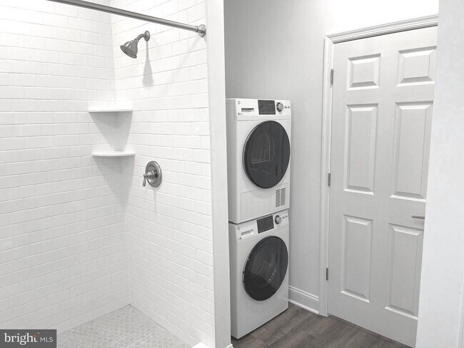 Building Photo - 26 S State St