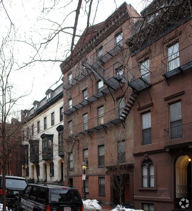 Primary Photo - 27-29 Hancock St