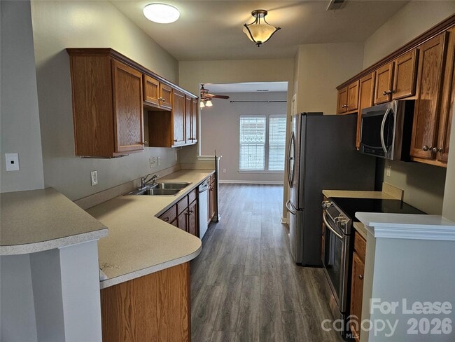 Building Photo - 10427 Alexander Martin Ave