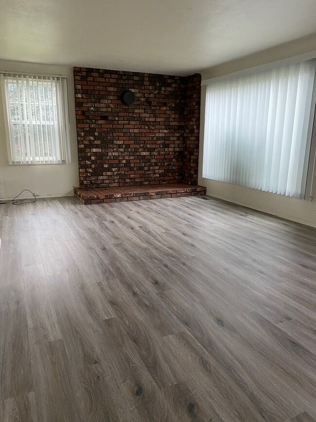 Building Photo - ***Coming Soon mid-July***Great Shadle Home
