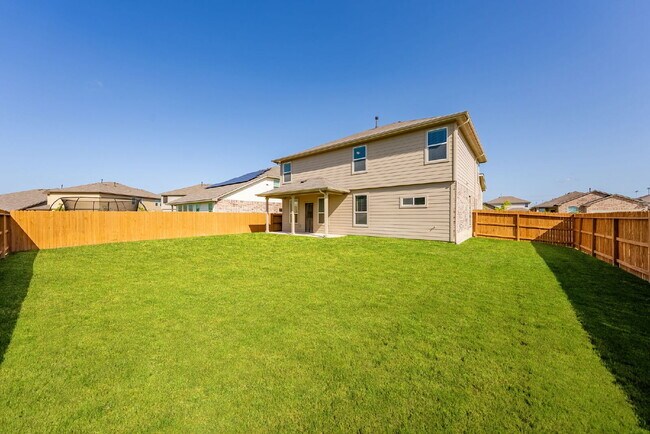 Building Photo - Spacious 5-Bedroom Rental on Oversized Cor...