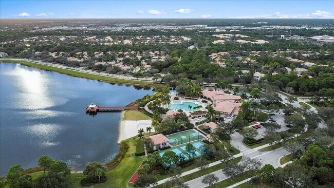 Building Photo - 556 Tomahawk Ct