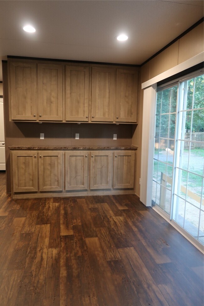 Building Photo - 16338 Crockett Bend Dr