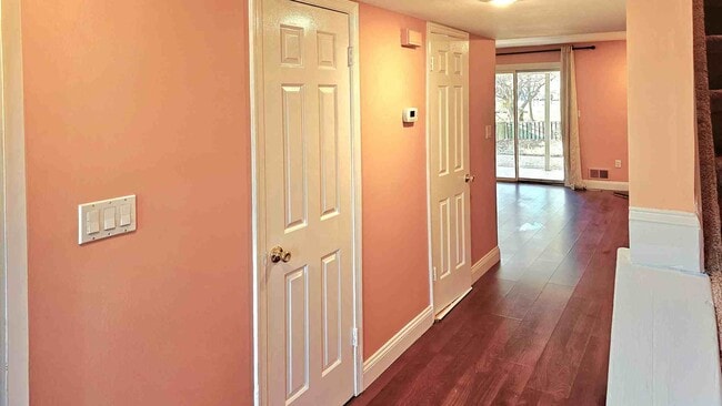 Building Photo - 37 Anderson Ct