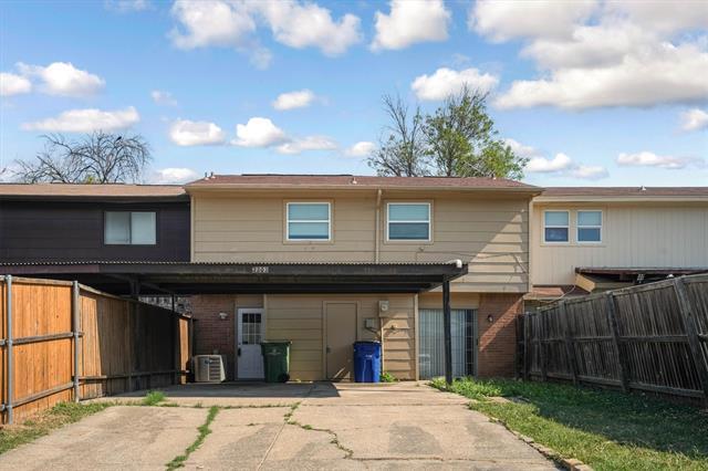 Building Photo - 2203 Sheraton Dr
