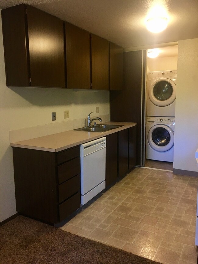 Building Photo - Great 2BD 2-Story Condo in Fantastic Casca...