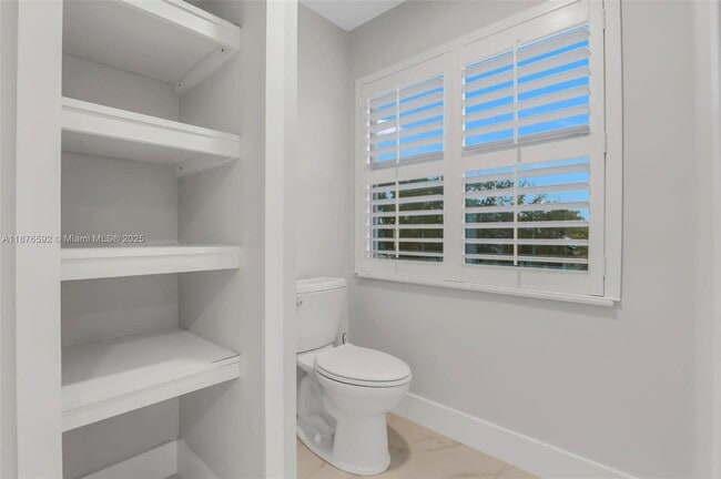 Building Photo - 2716 SW 180th Ave