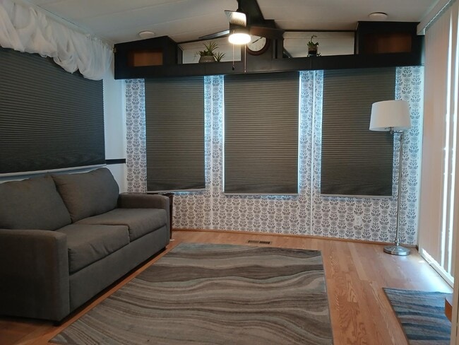 Building Photo - 9797 E 32nd St