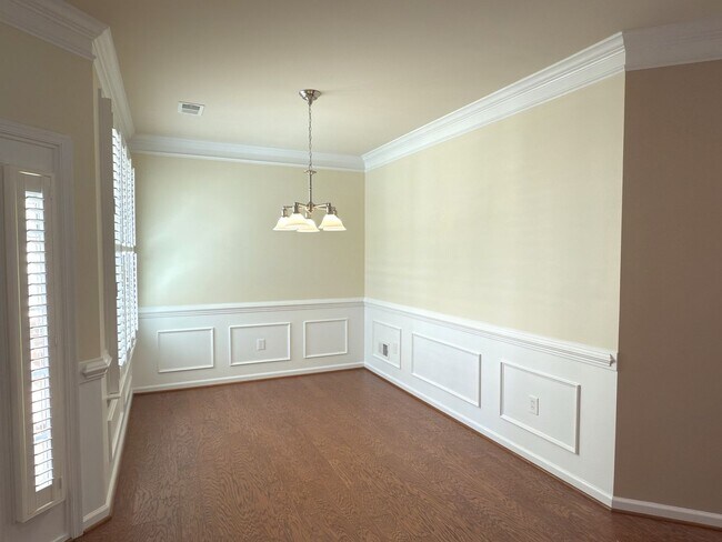 Building Photo - 3 Bedroom, 2.5 Bath, Loft, 2-Car Garage Ho...