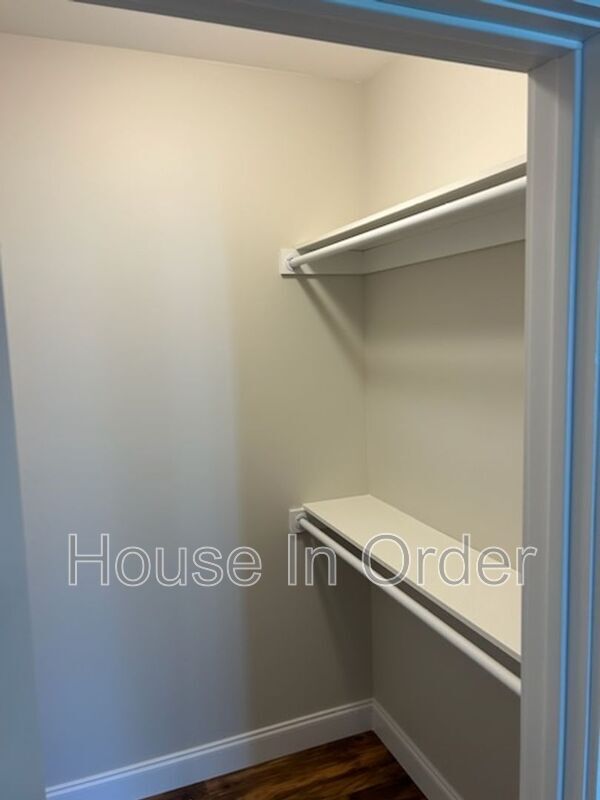 Building Photo - 203 Fletcher View Dr