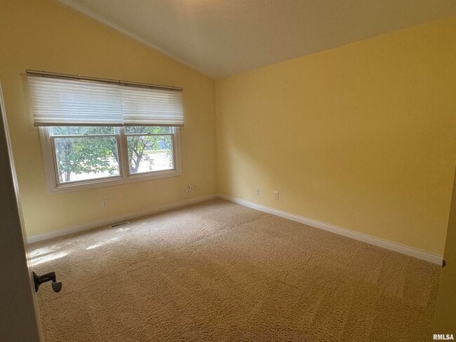 Building Photo - 3011 Belmont Pl