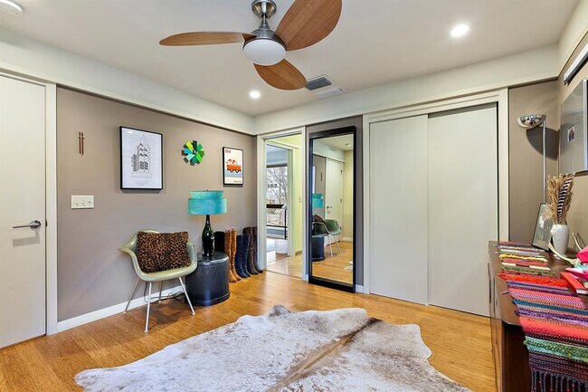 Building Photo - 805 Cumberland Rd