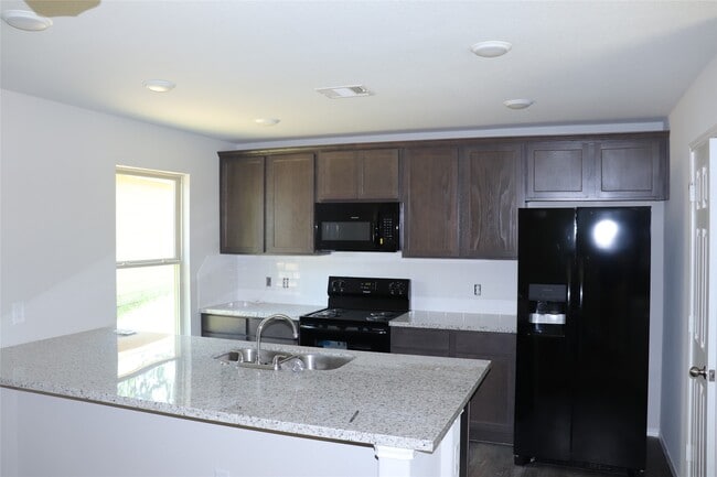 Building Photo - 9199 Inwood