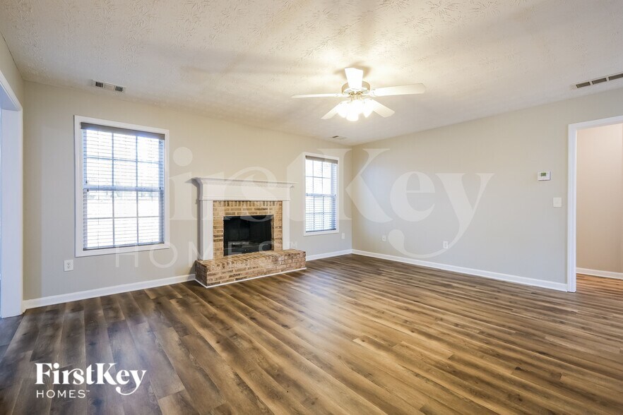 Building Photo - 622 River Rock Cir