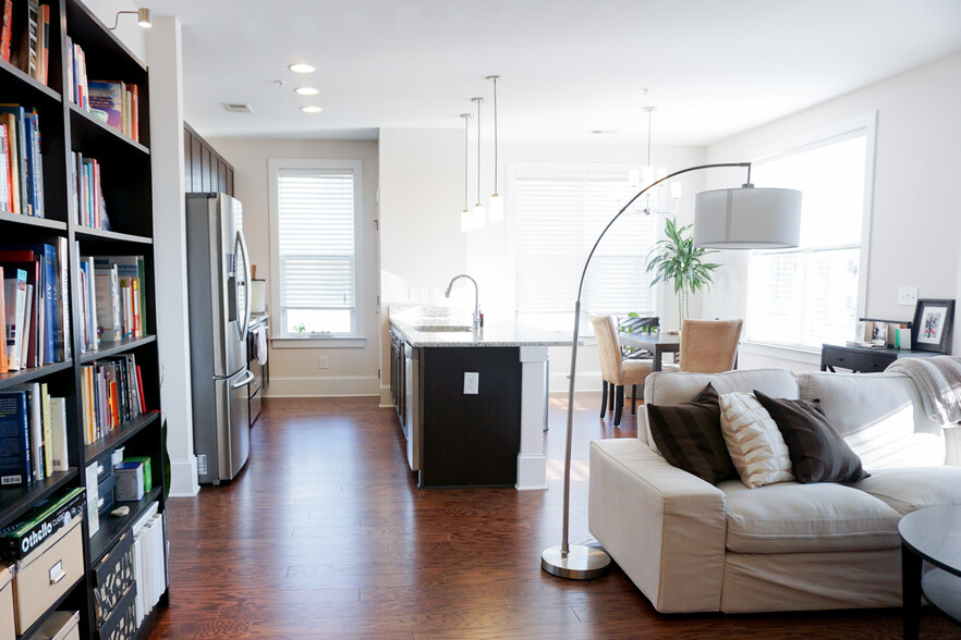Bright, spacious, and meticulously-maintained - 700 Finsbury St.