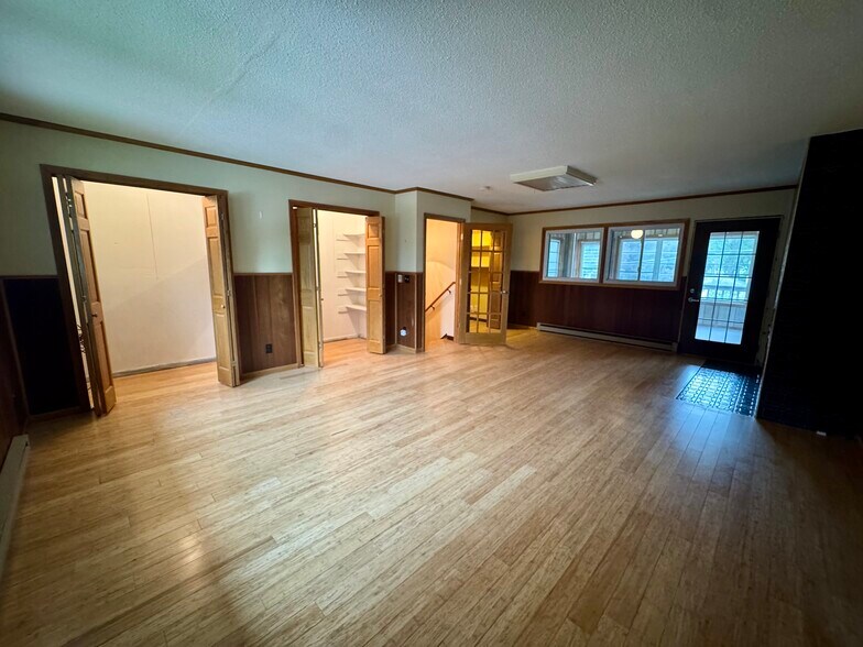 Building Photo - 4204 Warren St