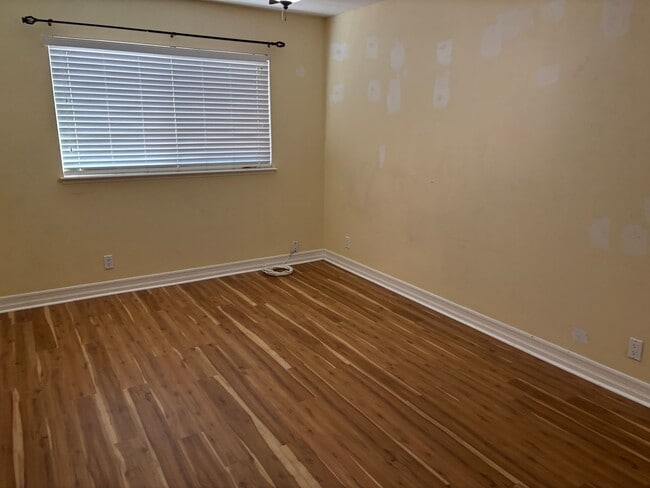 Building Photo - SFR for Rent close to the Beach