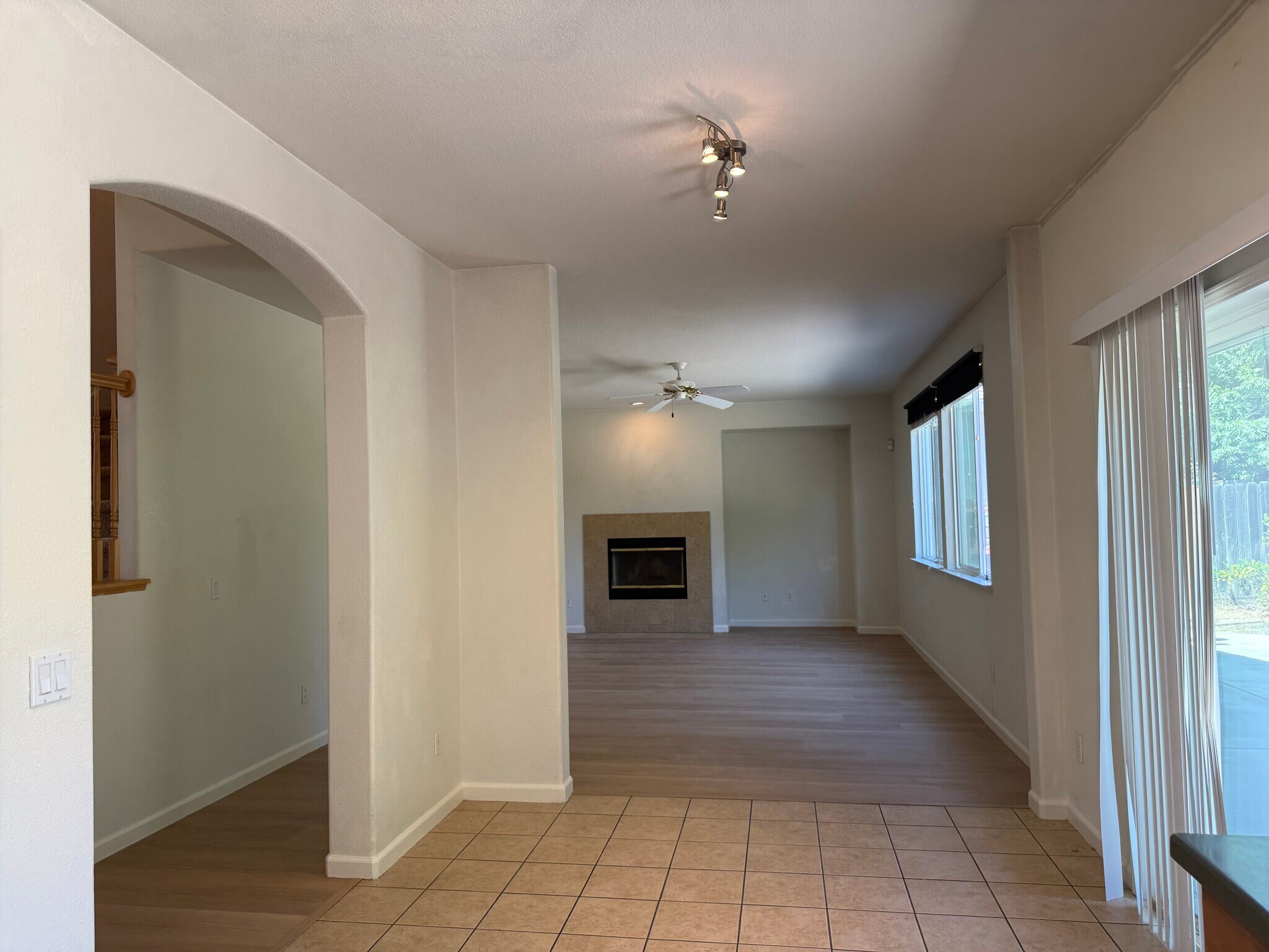 Building Photo - 9633 McKenna Dr