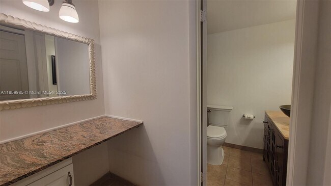 Building Photo - 3300 W Rolling Hills Cir