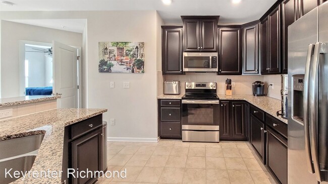 Building Photo - 1100 Westwood Village Ln